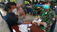 Pemain PSM Makassar Ikut Vaksin di Sekolah Islam Athirah