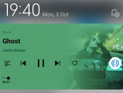 Ini Tutorial Menampilkan Lirik lagu Berjalan di Layar HP Android