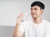 5 Manfaat Minum Air Putih Saat Bangun Tidur, Bisa Menjaga Kesehatan Kulit