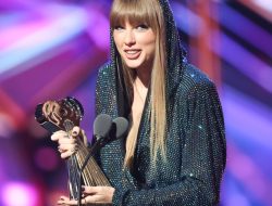 Taylor Swift Meraih Penghargaan Innovator Award, Katanya ‘Beri Diri Kamu Izin untuk Gagal’ dalam Pidato Penerimaan di iHeartRadio Music Awards 2023
