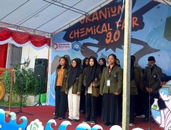 Uranium Chemical Fair 9.0 SMK SMAK Makassar Bertaburan Hadiah