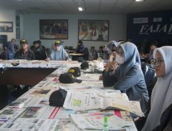Siswa-siswi SMAN 1 Campalagian Sulawesi Barat Antusias Belajar Tentang Koran dan Mekanisme Kerja di Redaksi Harian FAJAR