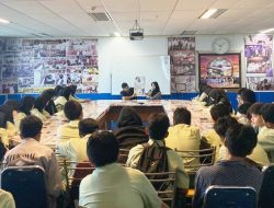 SMPIT Ikhtiar Makassar Antusias Belajar Tentang Koran di Redaksi Harian FAJAR
