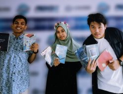 3 Pelajar SMA IT Al-Biruni Mandiri Buktikan Diri Torehkan Karya Buku