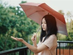 5 Tips Jaga Imun Tubuh Saat Musim Hujan
