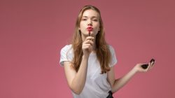 5 Tips Memilih Warna Lipstik yang Tepat untuk Mencerahkan Wajah