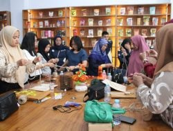 Deputi Kewirausahaan GenBi Komisariat UNM Gelar Craft Weave Training