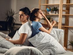 Bosan Sama Pasangan? Coba 10 Cara Ini Biar Cintamu Nggak Gitu-Gitu Aja!