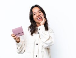 Uang Saku Selalu Numpang Lewat? Yuk Ikuti 20 Cara Simpel Mengatur Keuangan