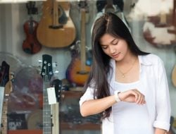 Ini 6 Tips Memilih Jam Tangan dan Tren Klasik Modern untuk Gen Z