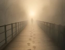 Cerpen: Jejak di Jembatan Waktu