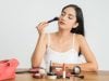Ini Teknik Merias Diri Tanpa Lihat Bayangan, Makeup Anti-Cermin